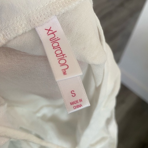 Xhilaration White  Crop Top Blouse size Small - Picture 3 of 3